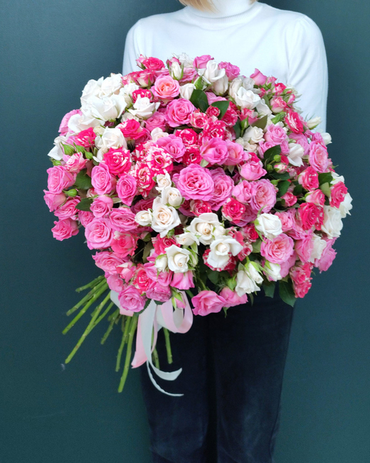 Букет из кустовой розы микс,51шт(00208)