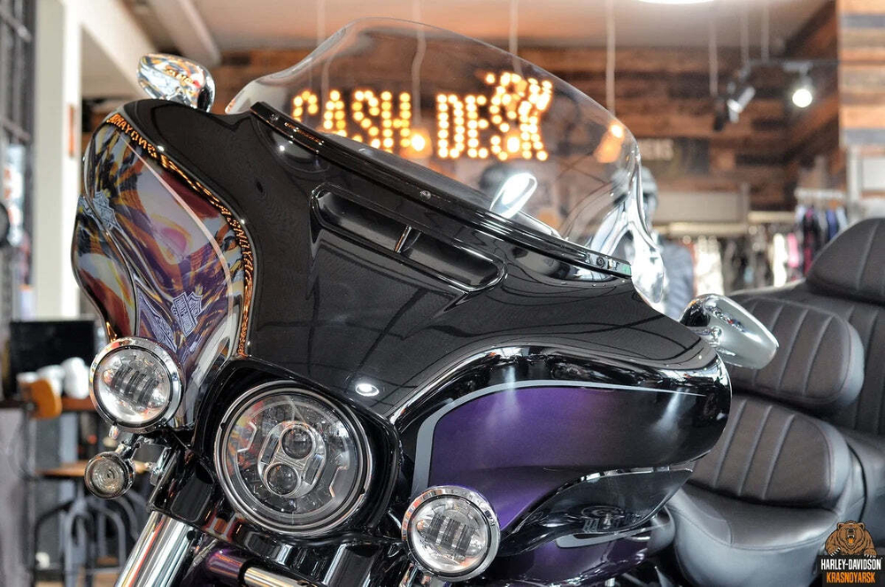 CVO Limited 117 Harley-Davidson 2021 Royal Purple Fade & Royal Black