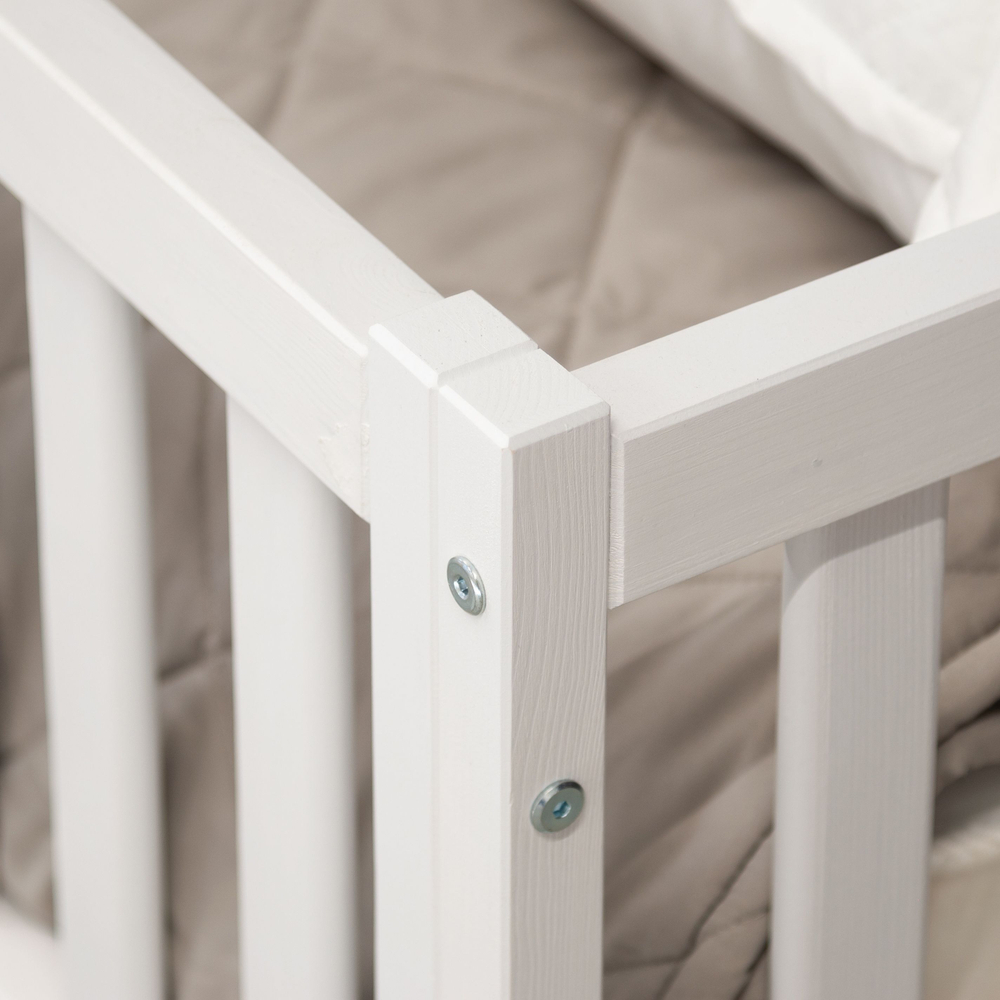 Кровать односпальная 90х200 Буфалина из массива сосны с настилом и бортиком, белая