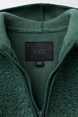 ZARA КУРТКА ИЗ ИСКУССТВЕННОЙ ОВЧИНЫ С КАПЮШОНОМ, ЗЕЛЕНЫЙ