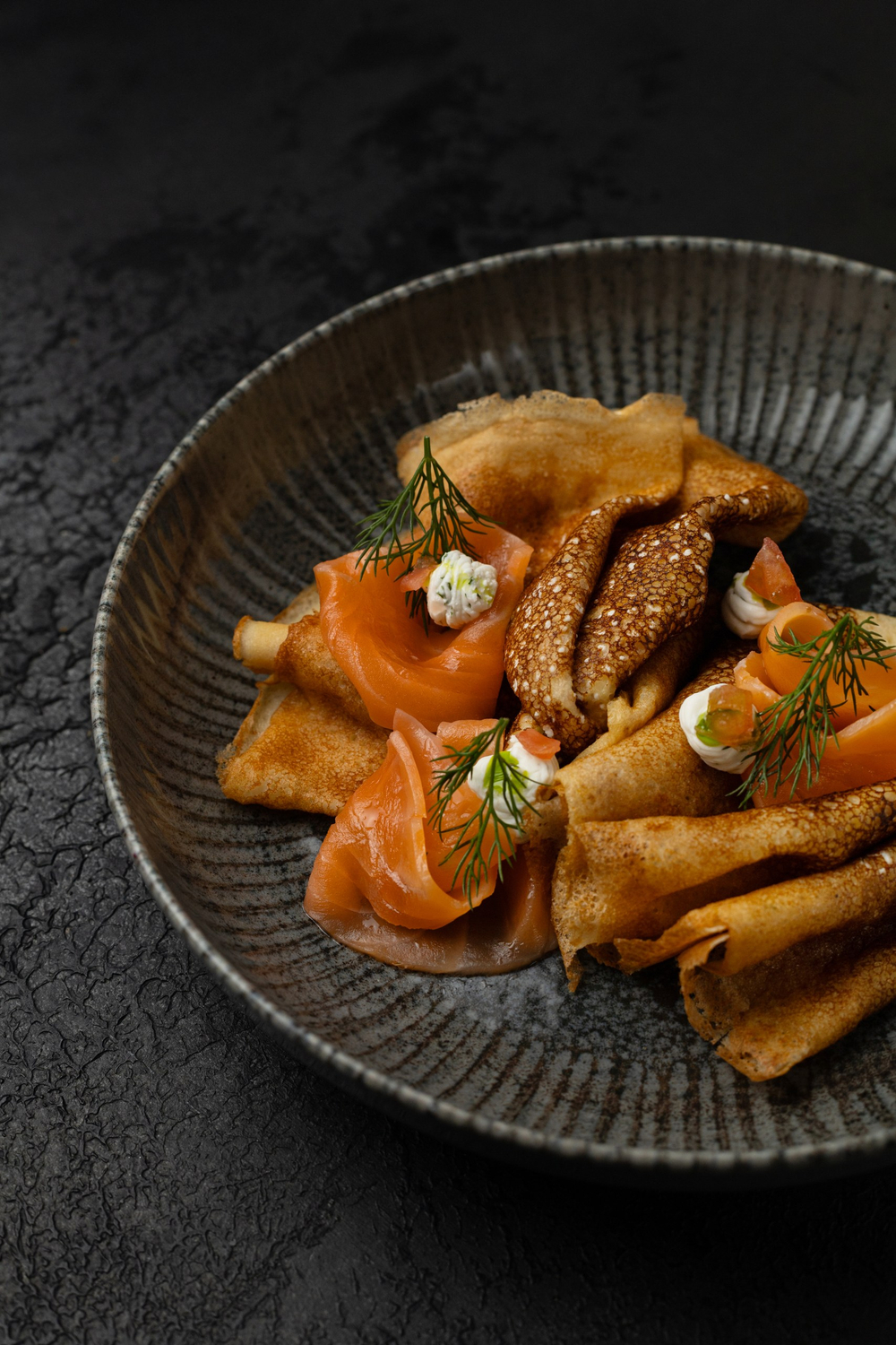 Блины со слабосоленой семгой