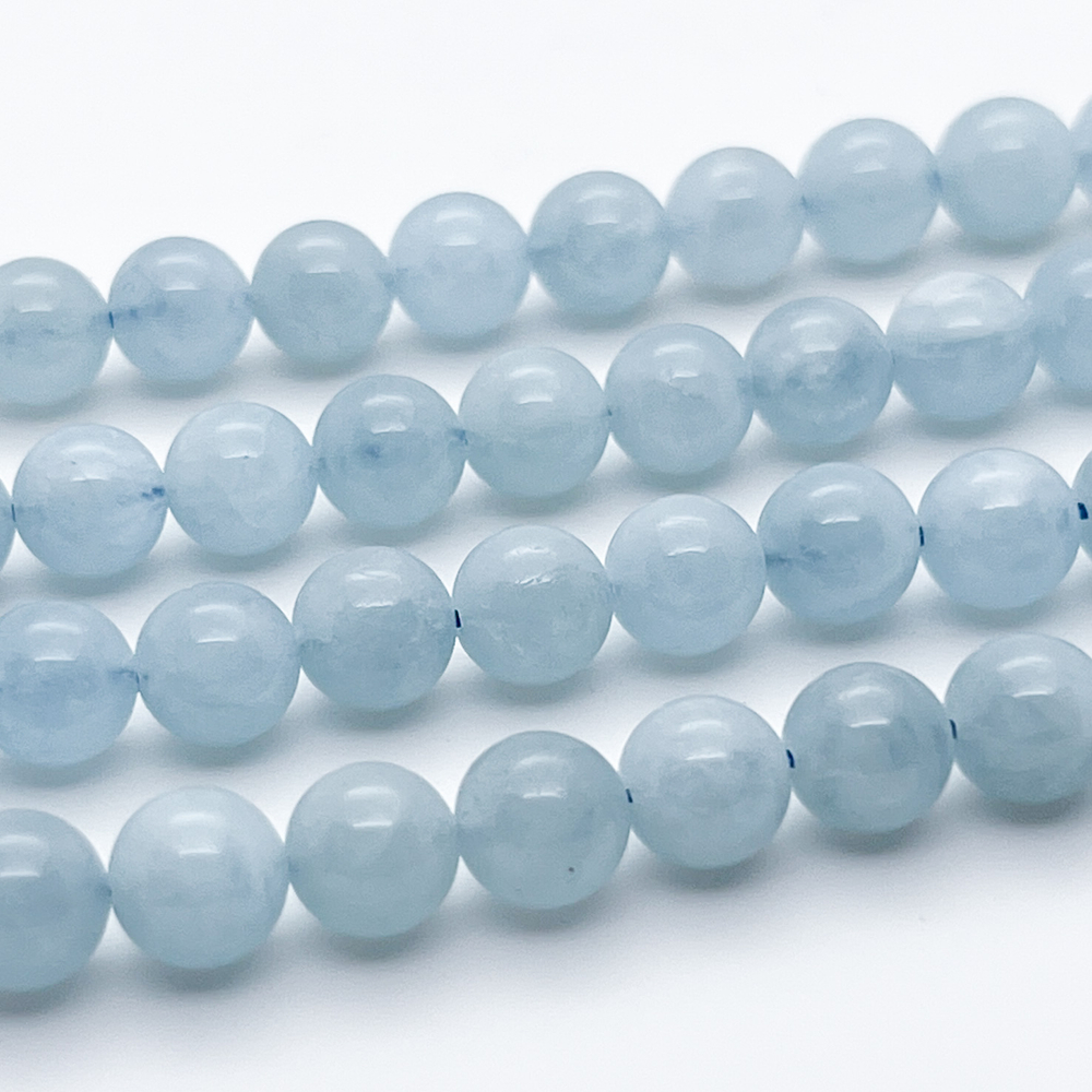 Аквамарин бусины, диаметр 8,4-8,6 мм, цена за 11 шт (1/4 нити)