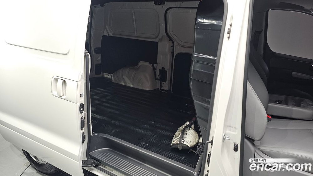 Hyundai The New Grand Starex Van 3-х местный (06.2020)