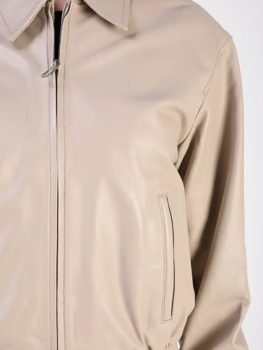 Кожаная куртка демисезонная