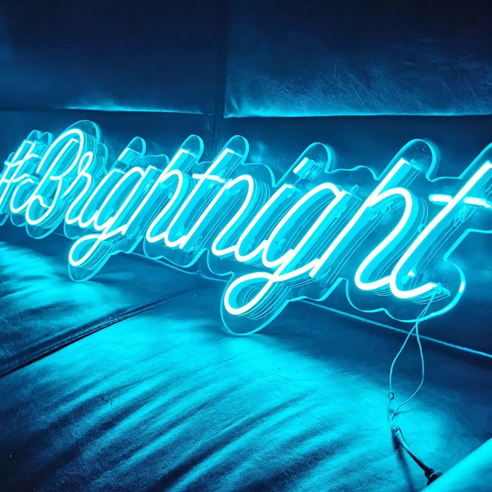 Неоновые вывески для мероприятия Brightnight