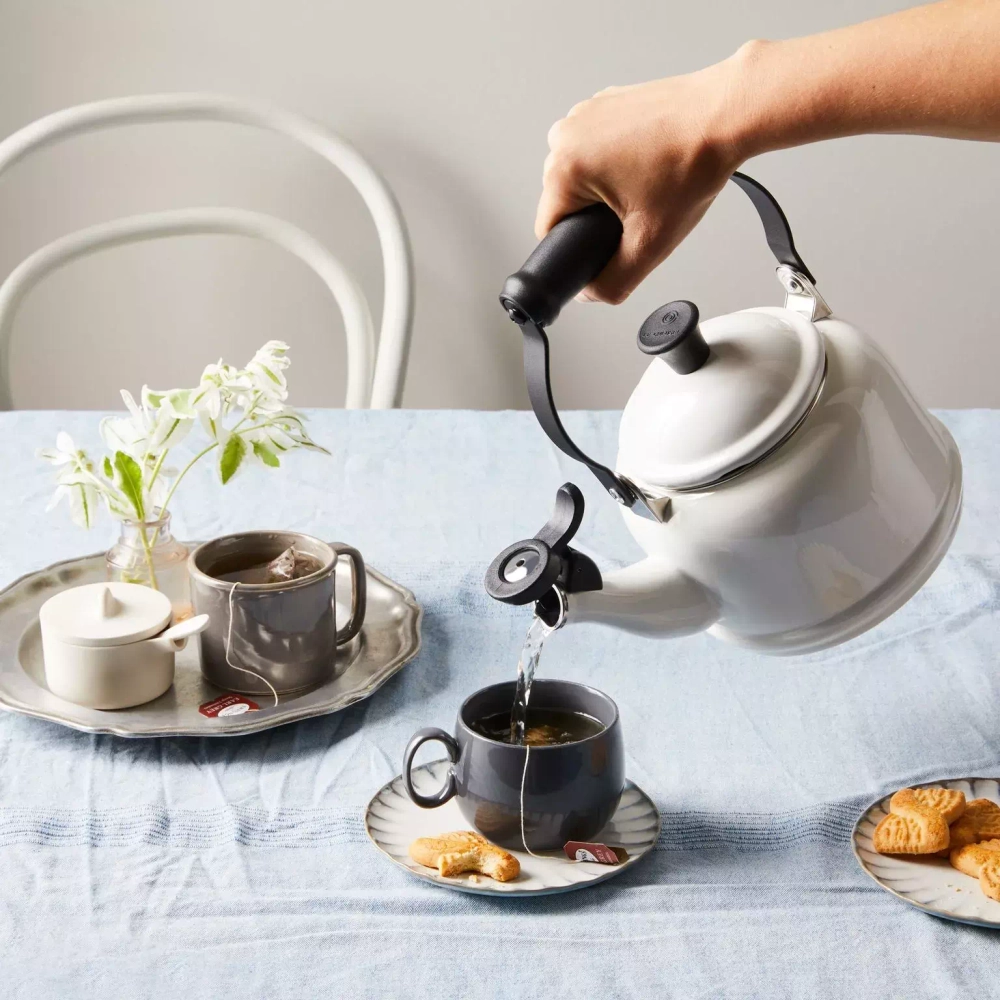 Le Creuset - Чайник Demi 1,1л розовый / артикул   92000900401000  / GTIN 630870167505