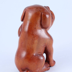 Нэцкэ Собака думает