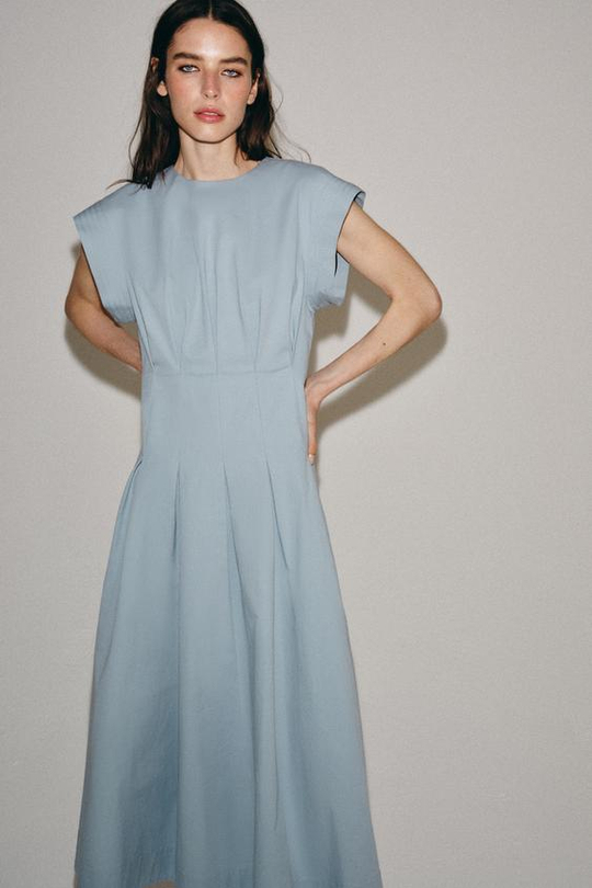 ZARA ПЛАТЬЕ ИЗ ПОПЛИНА СО СКЛАДКАМИ — ZW COLLECTION, СЕРО-СИНИЙ