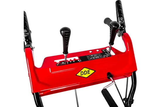 Бензиновый снегоуборщик "DDE" ST6563