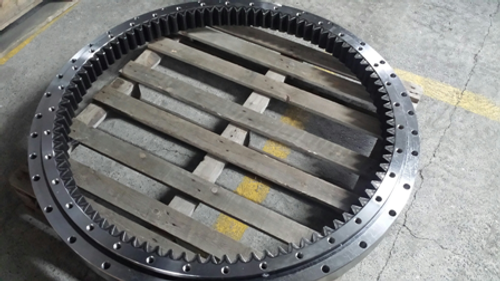 Поворотный круг JCB220