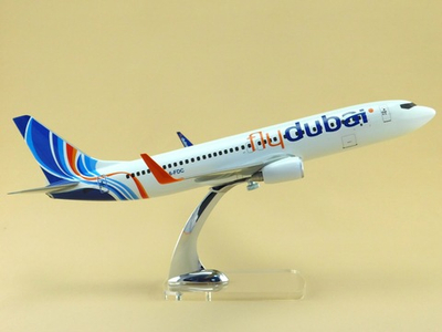 Модель самолета Boeing 737-800 (М1:100 Fly Dubai)