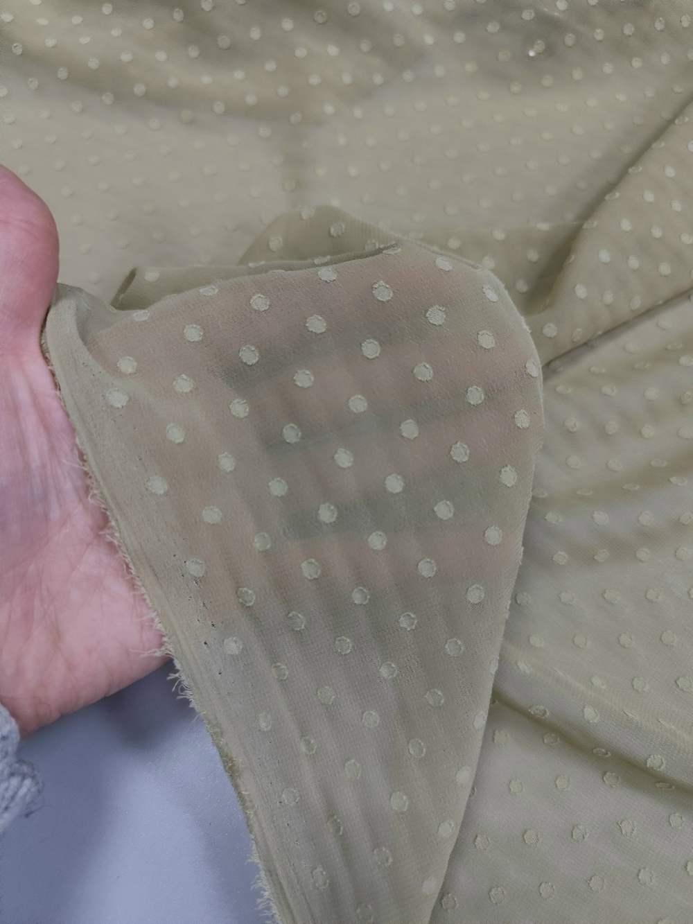 Шифон/ Урагри бежевый