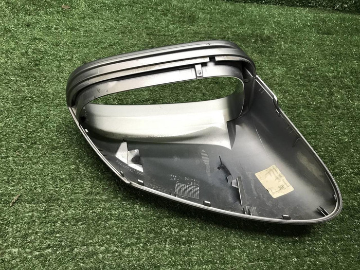 Крышка зеркала левая Porsche Taycan (2019-н.в.)
