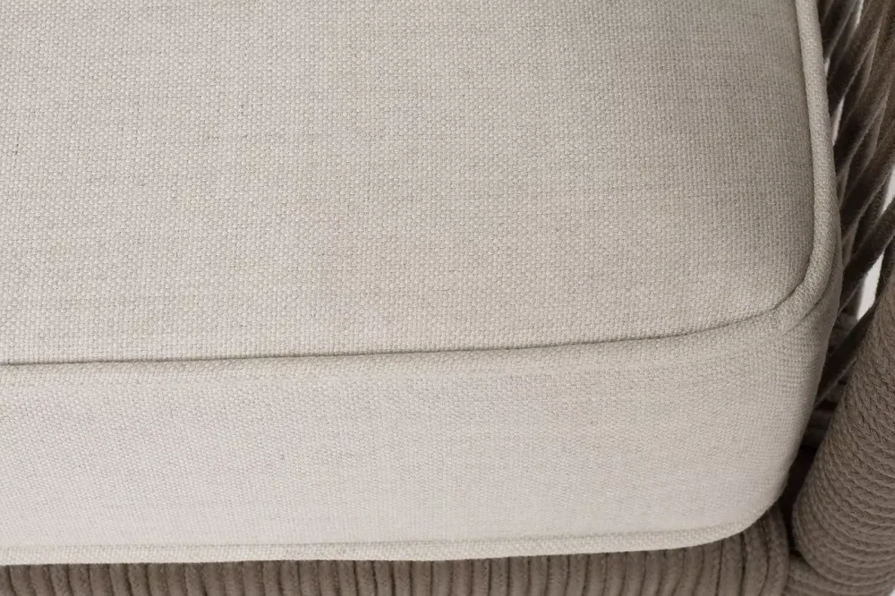 "Канны" диван 3-местный плетеный из роупа, каркас алюминий коричневый (RAL8016) муар, роуп коричневый круглый, ткань бежевая 035