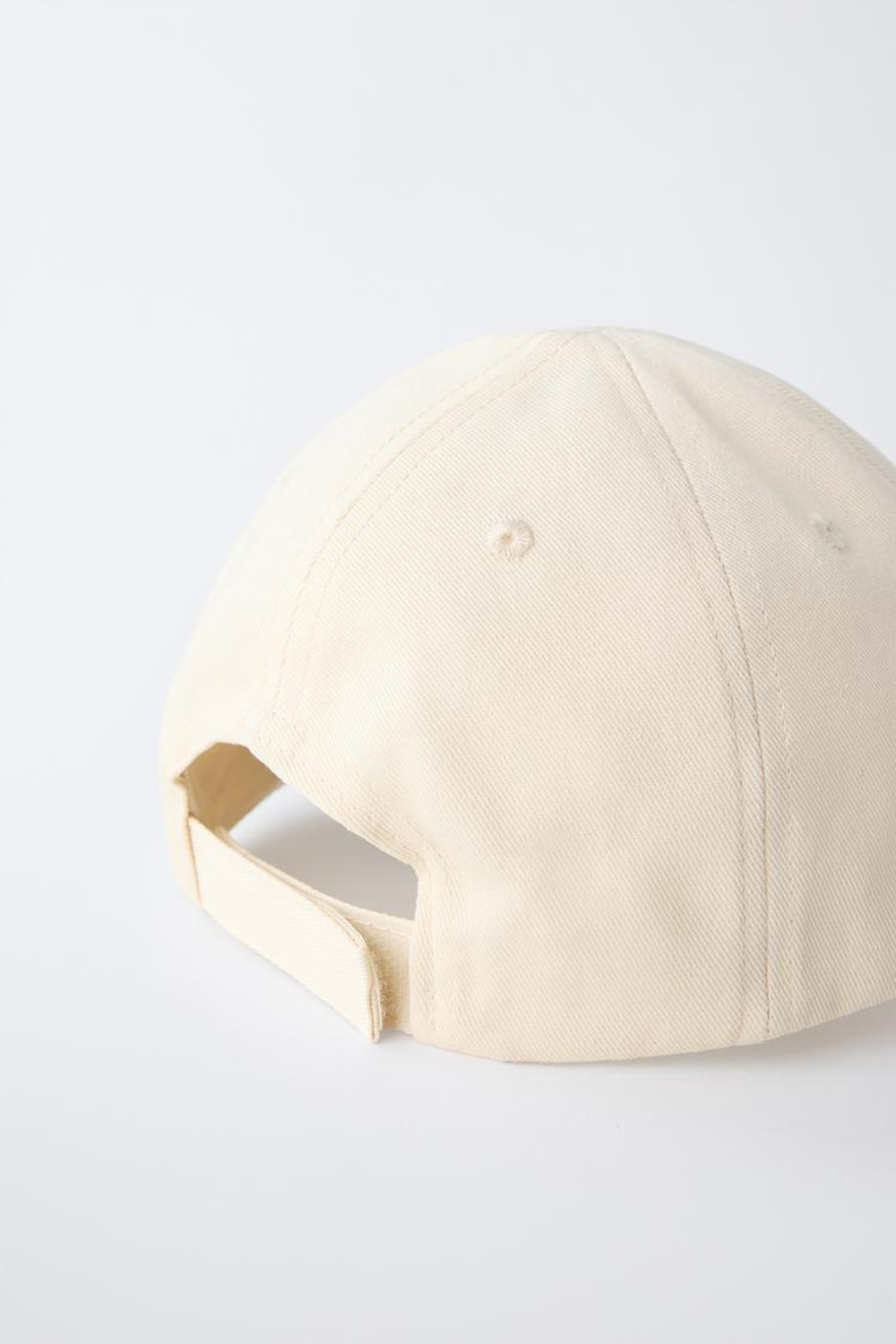 ZARA КЕПКА С ВЫШИТОЙ БУКВОЙ, ПЕСОЧНЫЙ