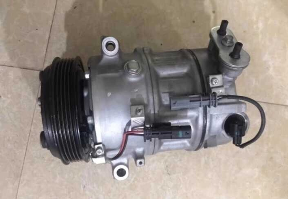 Компрессор кондиционера Volkswagen Golf 6, Passat CC, Jetta, Passat B7 ( оригинал)