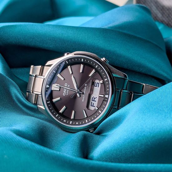 Наручные часы Casio Radio Controlled LCW-M100TSE-1AER