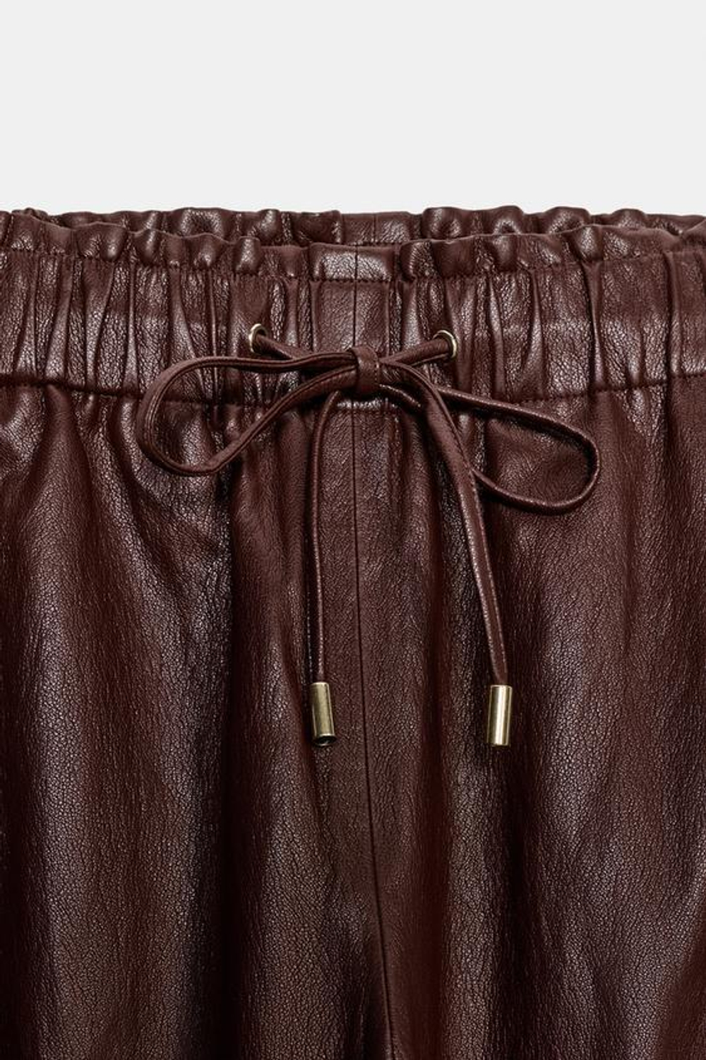 ZARA БРЮКИ ИЗ ИСКУССТВЕННОЙ КОЖИ, ГРАНАТОВЫЙ