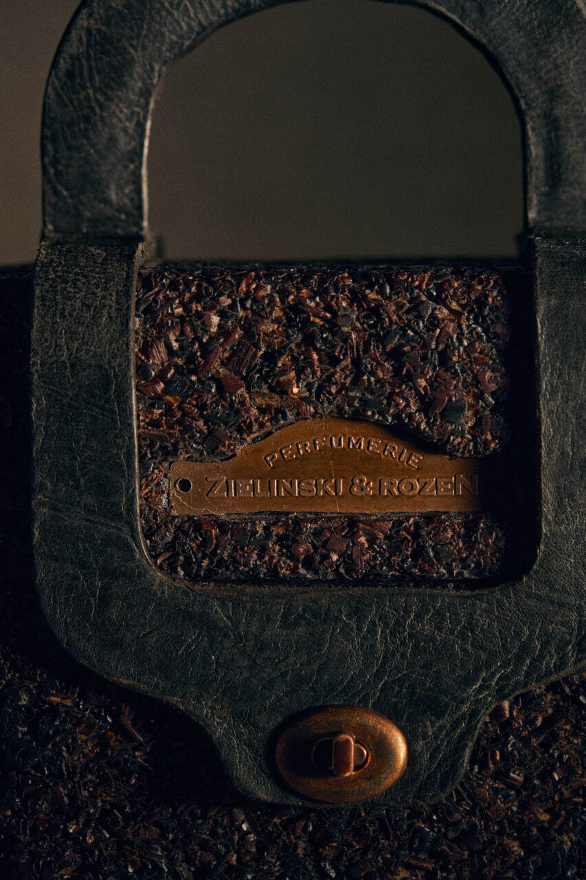 Подарочная коробка из древесных опилок