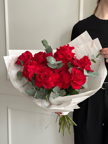 Букет из французских роз и эвкалипта