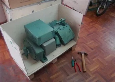 Полугерметичный поршневой холодильный компрессор 4JE-13Y с мощность 13 л.с.