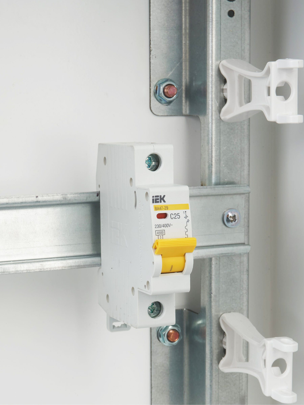 KARAT Автоматический выключатель ВА47-29 1P C 25А 4,5кА IEK