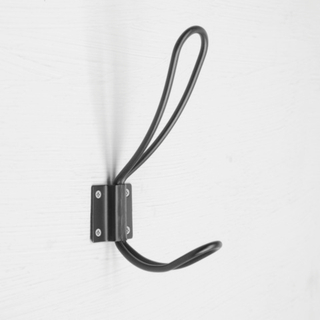 Крючок мебельный двухрожковый черный 5110446