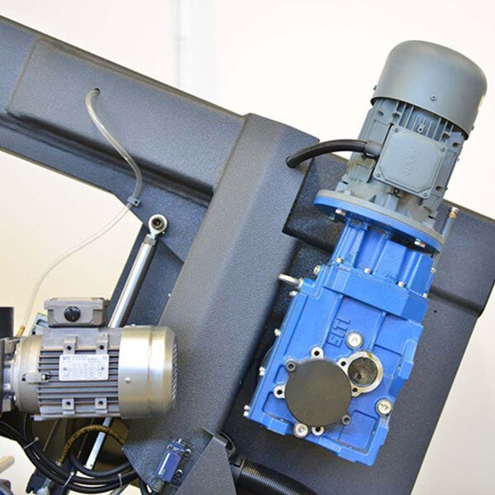 Ленточнопильный отрезной станок Beka-Mak BMSO 440