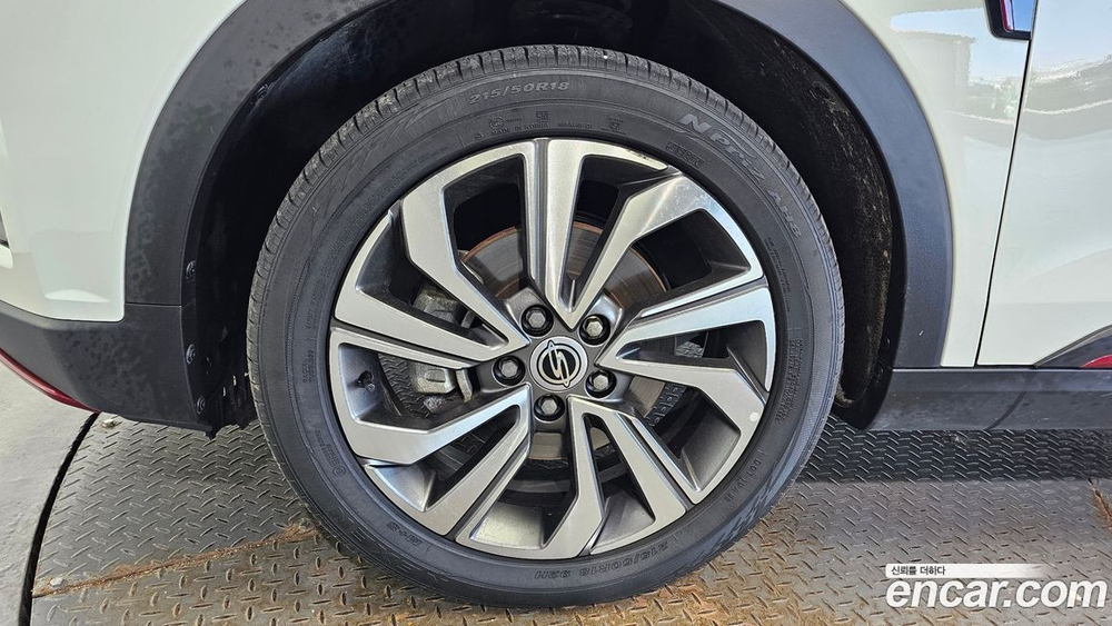 KG Mobility (Ssangyong) Very New Tivoli Бензин 1.5 2WD (05.2022)