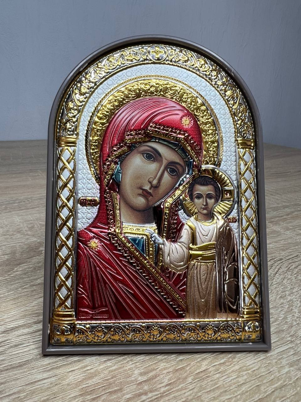 Казанская, икона арочная, пластик коричневый, эмаль 62x88