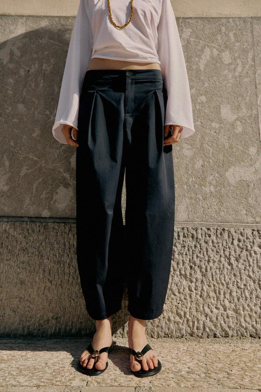 ZARA БРЮКИ BARREL ИЗ ПОПЛИНА, МОРСКОЙ СИНИЙ