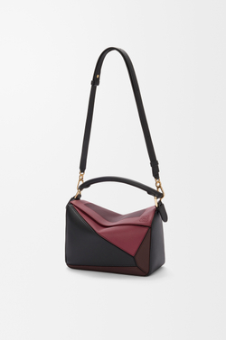 Loewe Маленькая сумка Puzzle из телячьей кожи наппа, черный/красный