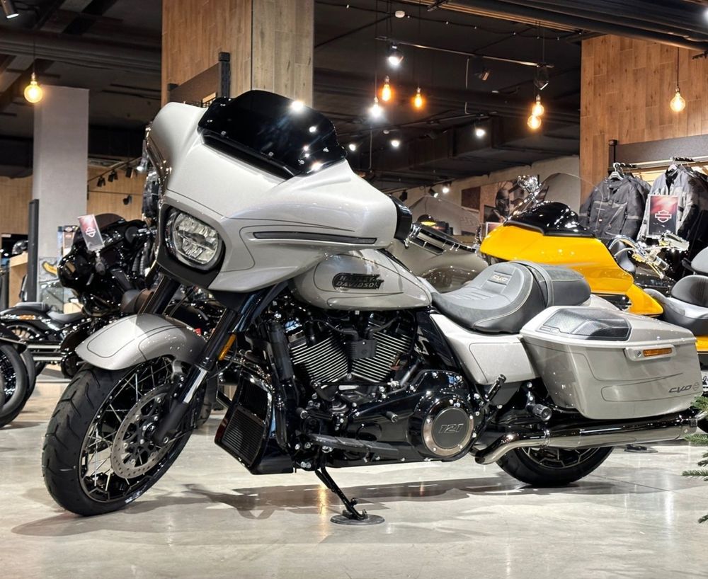 Harley-Davidson CVO Road Glide, 2015