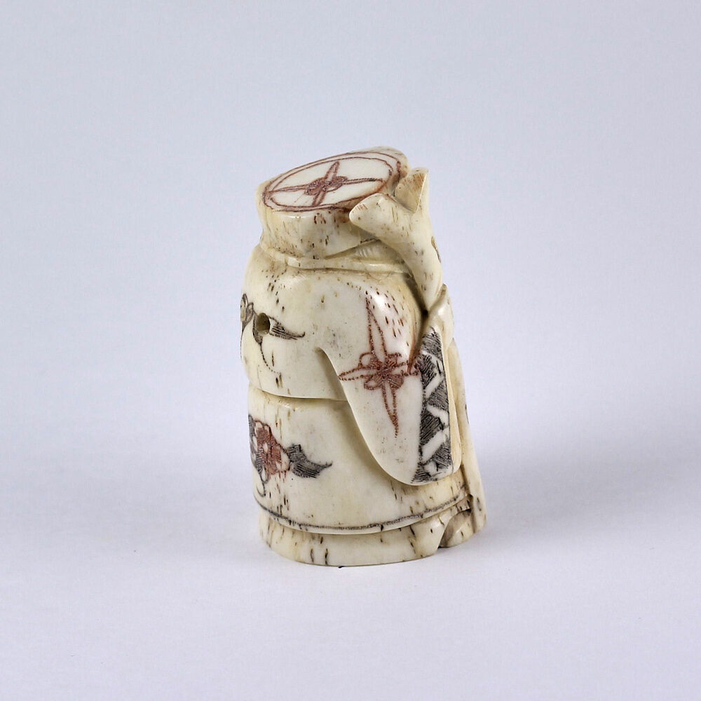 Нэцкэ Дзюродзин с посохом и веером