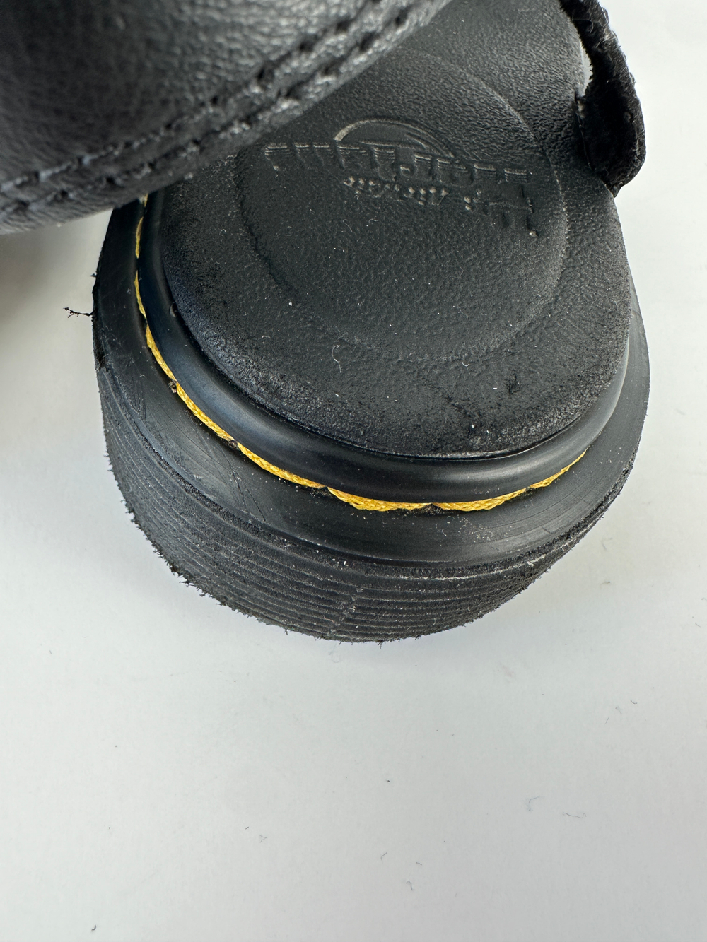 Сандалии Dr. Martens