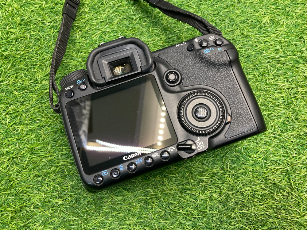 Canon EOS 40D 9.800 кадров