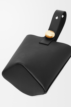 Loewe Мини-сумка-ведро Pebble из гладкой телячьей кожи, черный