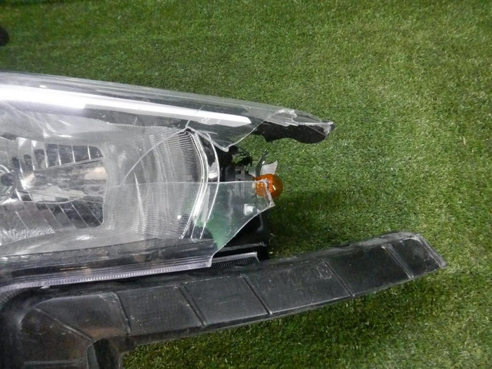 Битая Фара правая Kia Rio 4 (2020-н.в.) галоген