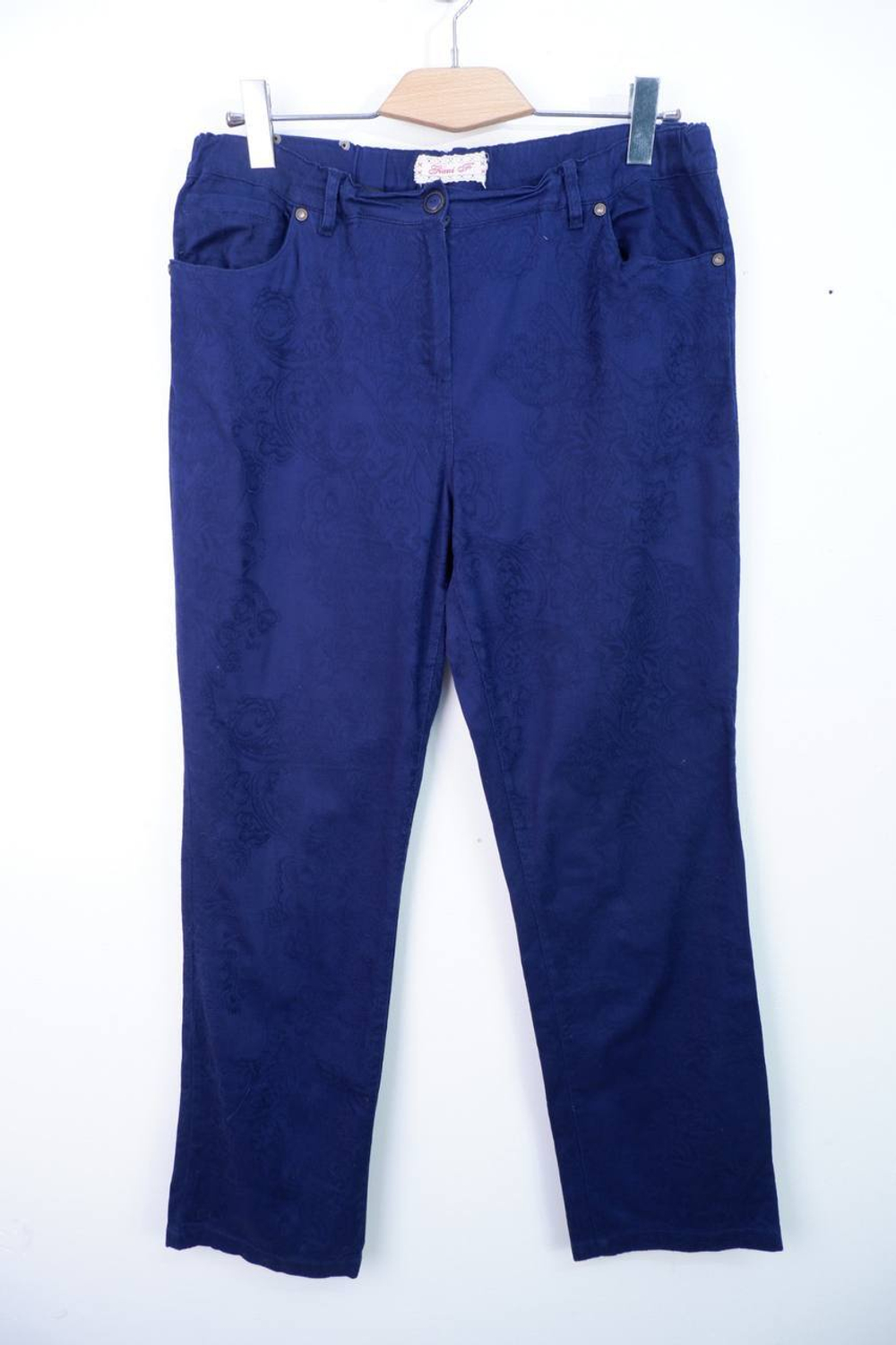 Брюки с красивыми едва заметными узорами, маркировка 46/48, визуально 52 размер