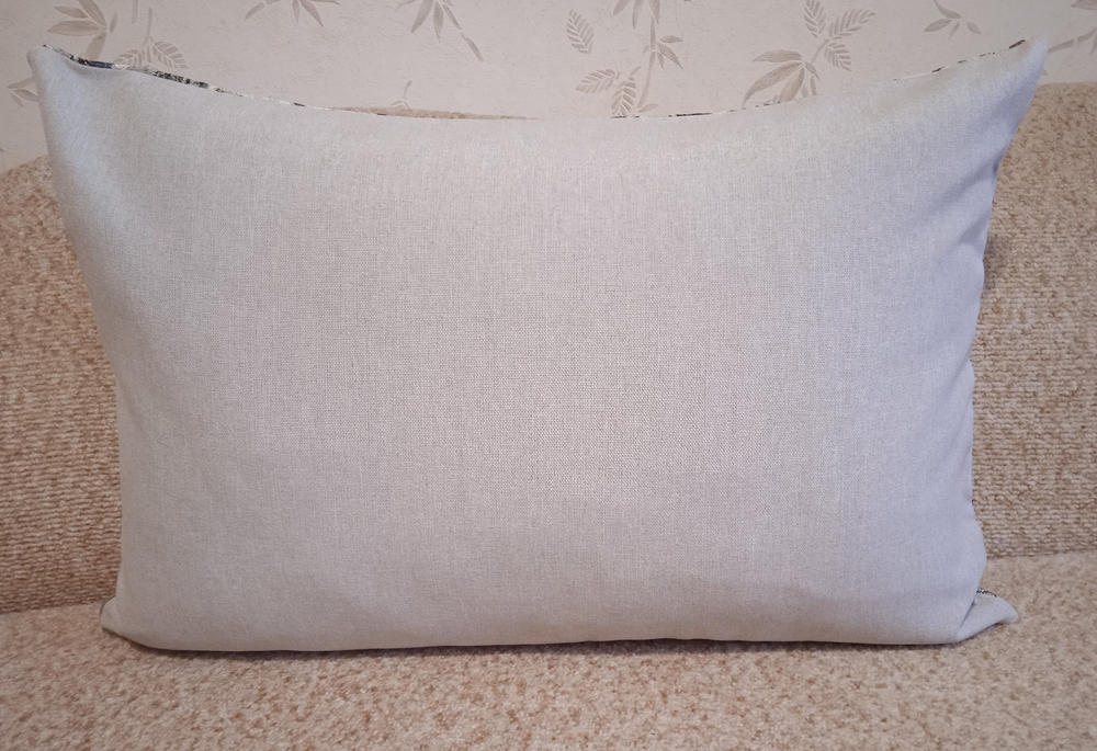 Декоративная гобеленовая наволочка для интерьерной подушки Птица дивная 68х47