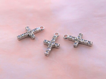 Подвеска крест со вставками из стекла 15 мм Южная Корея родий