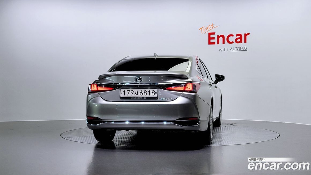 Lexus ES300h 7 Generation Luxury Plus (03.2023)