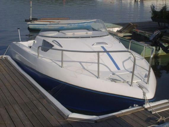 Каютный стеклопластиковый катер Легант-515К