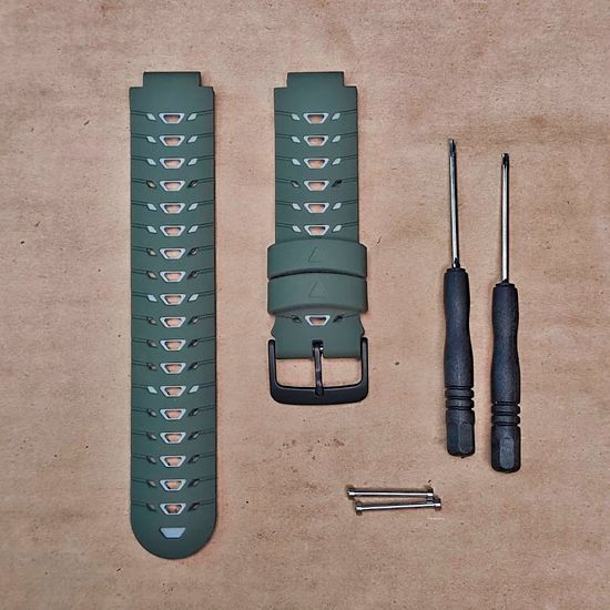 Ремешок для Garmin Forerunner 735XT / 220 / 230 / 235 / 620 / 630 силиконовый двухцветный (Хаки / Серый)