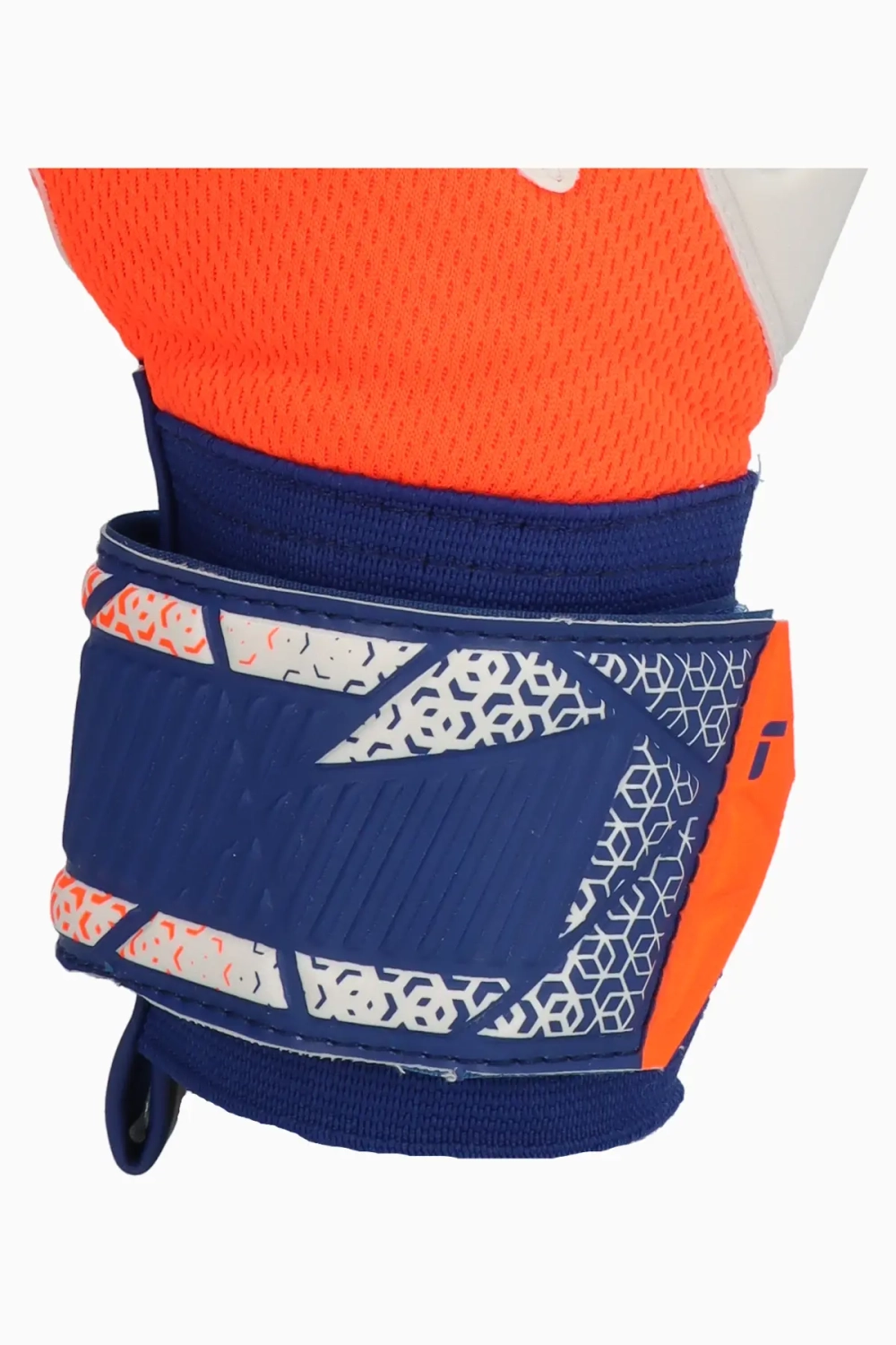 Вратарские перчатки Reusch Attrakt Silver