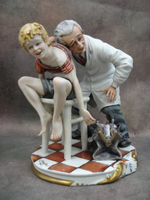 Статуэтка. Фарфор. Врач Дышите! Не дышите!. Capodimonte. Италия
