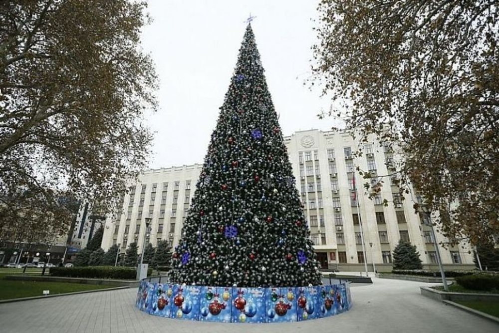 Уличная елка каркасная "Уральская сосна" (бело-зеленая леска) 13 м