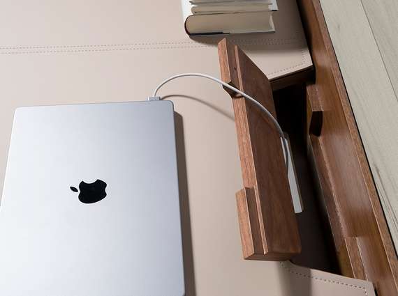 Письменный стол Angel Cerda 7147, орех с верхом из экокожи