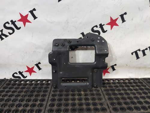 Кронштейн усилителя бампера левый