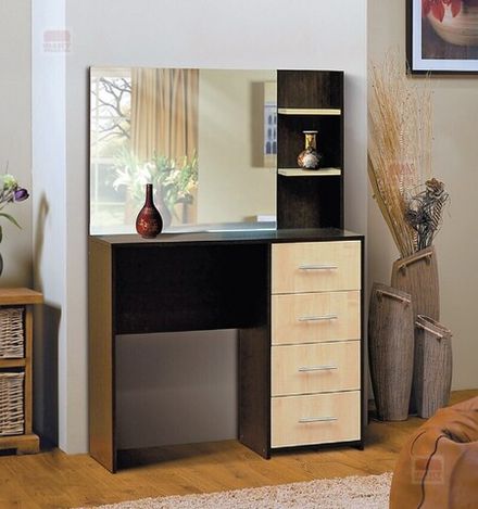 Стол туалетный